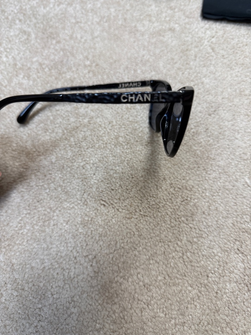 CHANEL Black Gloss Cat-Eye Sunglasses with Branded Case - Picture 2 of 4